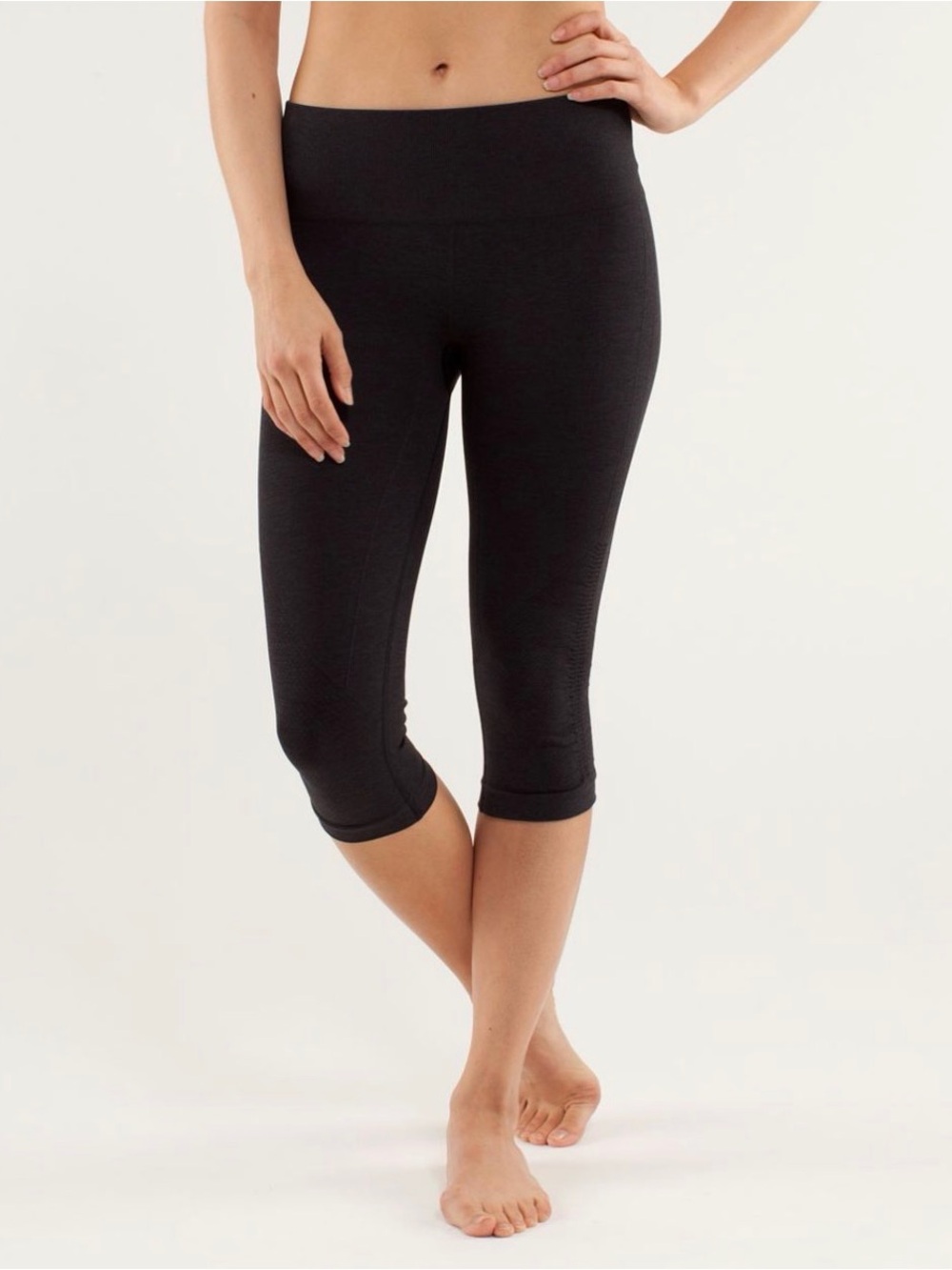 Lululemon In the Flow Crop in Black